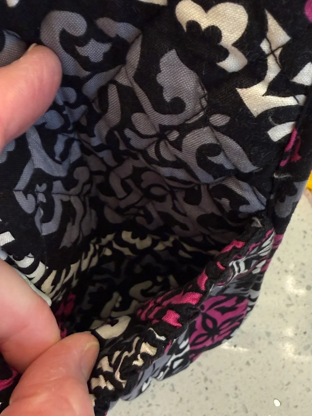 Vera Bradley Hot Tool Sleeve in Retired Canterberry Magenta Pattern